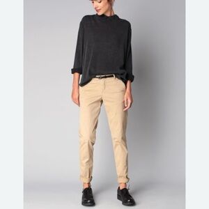 🍂 Old Navy OG Straight Khakis